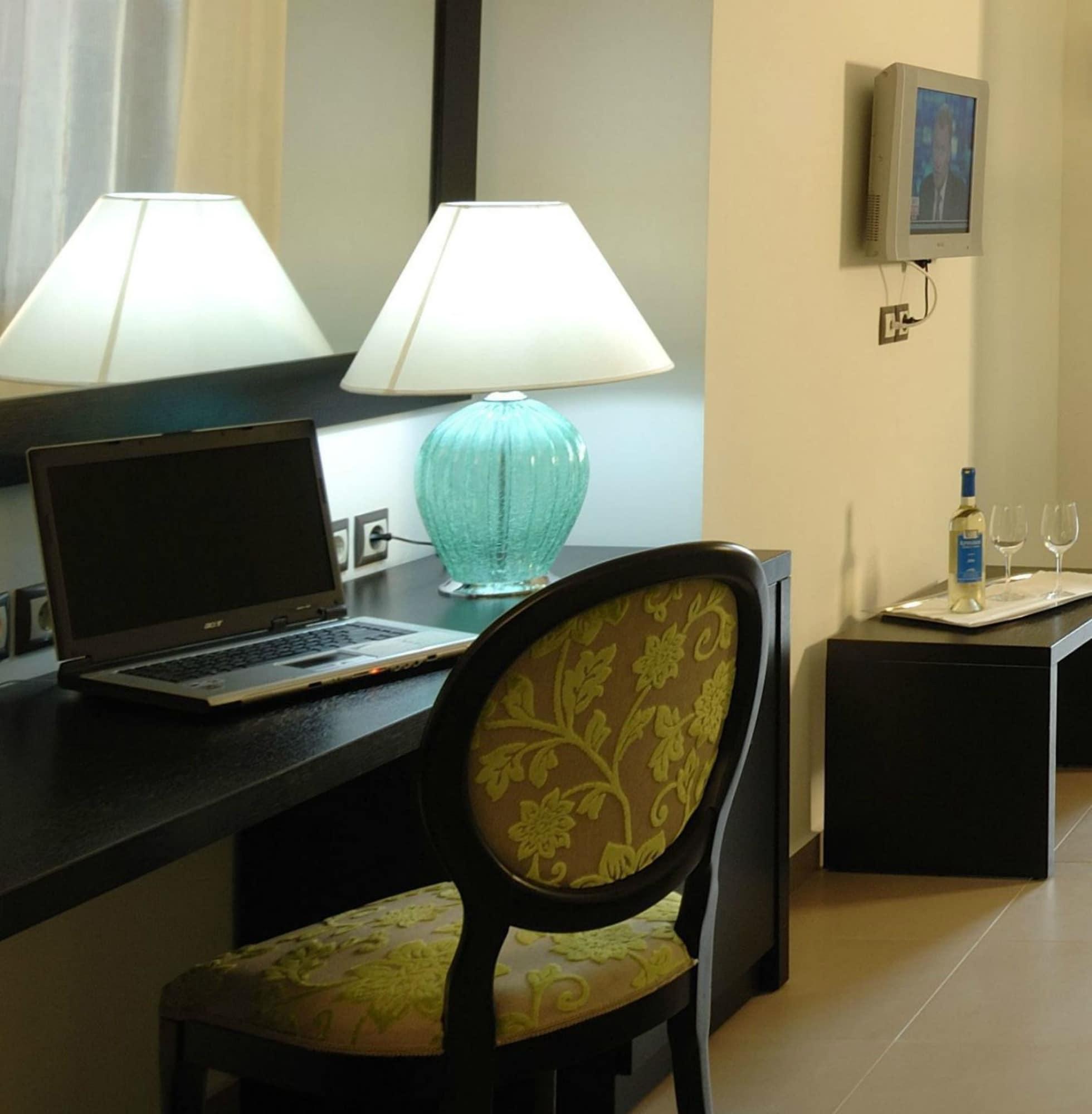 Angela Suites Boutique Hotel Сіссяв Номер фото
